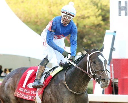 Super Stock wins the Arkansas Derby at Oaklawn Park 