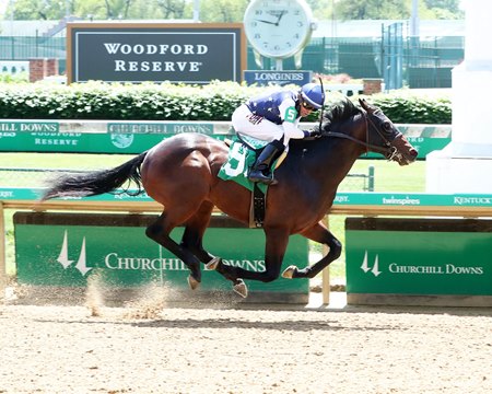 Old Town Road breaks his maiden at Churchill Downs