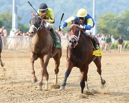 Mr. Wireless (right) holds off Warrant to win the West Virginia Derby at Mountaineer Racetrack 