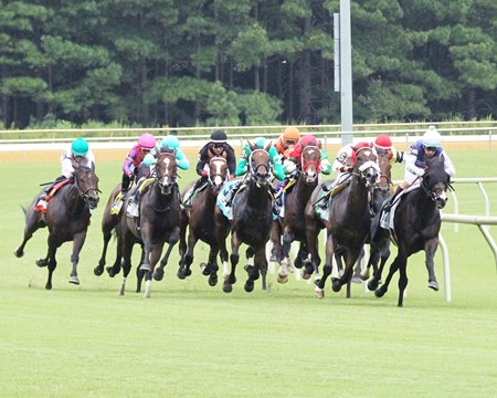 Horses around the bend in the 2021 Virginia Derby at Colonial Downs