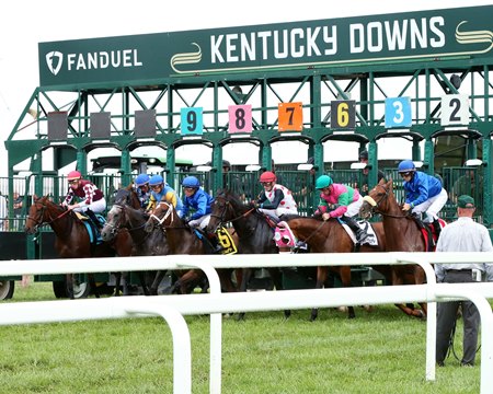 Racing at Kentucky Downs