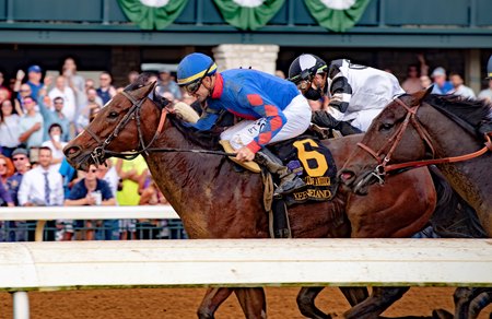 Bell's the One wins the Thoroughbred Club of America Stakes at Keeneland