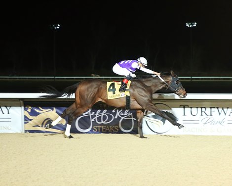 Keeping the Edge Scores Maiden Victory at Turfway - BloodHorse