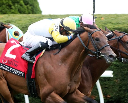 Shirl's Speight wins the 2022 Maker’s Mark Mile Stakes at Keeneland