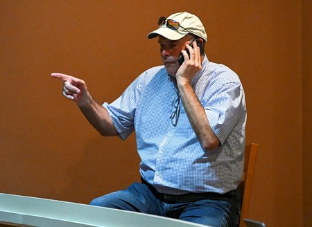 Steve Young bids on horses at Fasig-Tipton
