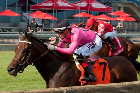 Wakanaka wins the 2022 Dance Smartly Stakes at Woodbine