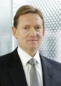 Former Suffolk Downs owner Richard Fields is leading the group looking to bring Thoroughbred racing back to Massachusetts