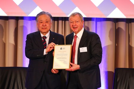 Masayuki Goto (L) and Winfried Engelbrecht-Bresges