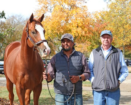 Ricky Higgs (right) and Leandro Cortes with the Justify colt consigned as Hip 998 at the Fasig-Tipton October Yearlings Sale