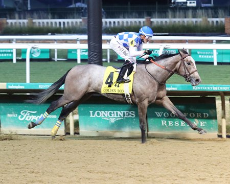 Hoosier Philly cruises down the stretch in the Golden Rod Stakes at Churchill Downs 