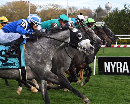 Racing at Aqueduct