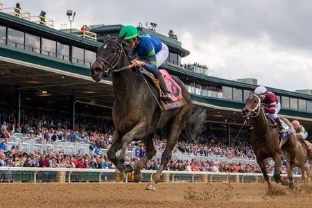 Goodnight Olive draws away to win the 2022 Breeders' Cup Filly & Mare Sprint at Keeneland