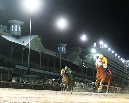 Palace Coup wins the 2022 Claiming Crown Emerald at Churchill Downs