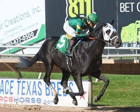 Release McCraken wins the Texas Thoroughbred Association Derby at Sam Houston Race Park