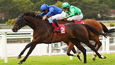 Cosmic Desert wins the 2022 Madri Excepcional Handicap Stakes at Sandown Park
