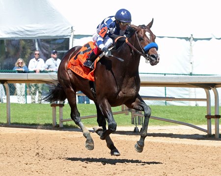 Hopper wins the Oaklawn Mile Stakes at Oaklawn Park 