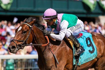 Scylla breaks her debut in impressive fashion at Keeneland