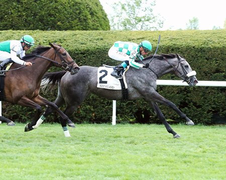 For the Flag wins an allowance race at Keeneland