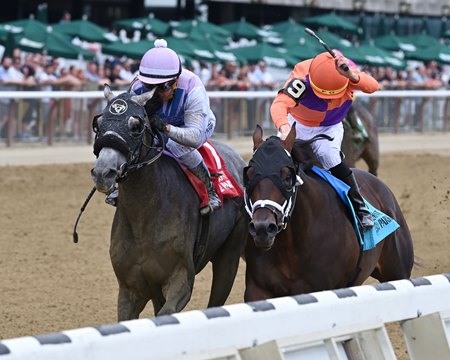 Arcangelo (outside) edges Bishops Bay in the Peter Pan Stakes at Belmont Park