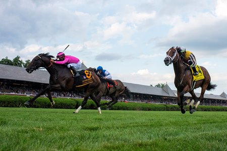 Casa Creed wins the 2023 Fourstardave Handicap at Saratoga Race Course