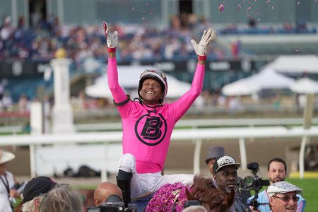 Patrick Husbands celebrates 2023 Kings Plate win aboard Paramount Prince 