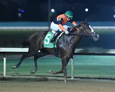 Fit and Famous wins the Iowa Breeders' Oaks at Prairie Meadows