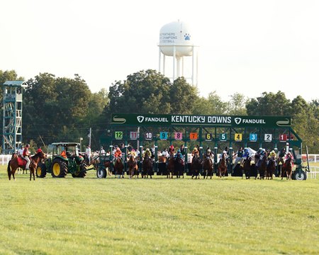 Racing at Kentucky Downs