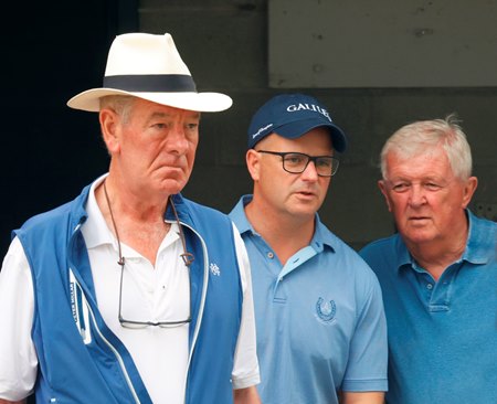 (L-R): Coolmore's Paul Shanahan, M. V. Magnier, and Clem Murphy at the 2023 Keeneland September Yearling Sale