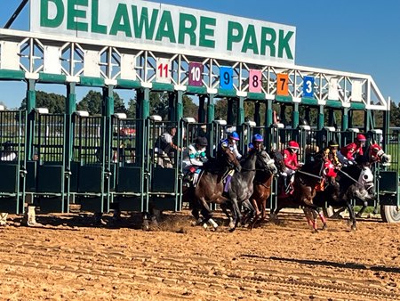 Racing at Delaware Park
