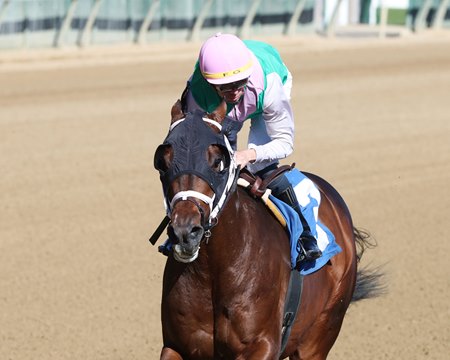 Mullion breaks his maiden at Churchill Downs