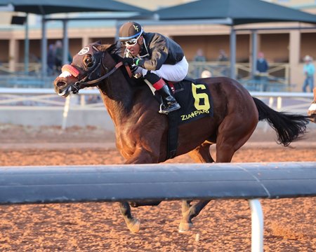 Two Rivers Over wins the Zia Park Derby