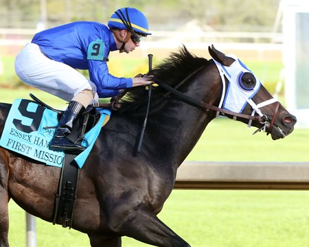 First Mission wins the 2024 Essex Handicap at Oaklawn Park