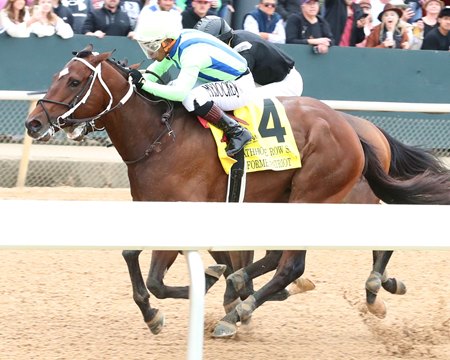 Informed Patriot wins the Bathhouse Row Stakes at Oaklawn Park