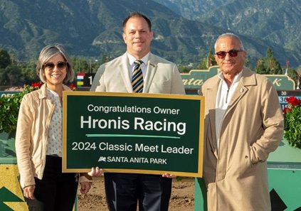 (L-R): Stephanie, Pete, and Kosta Hronis