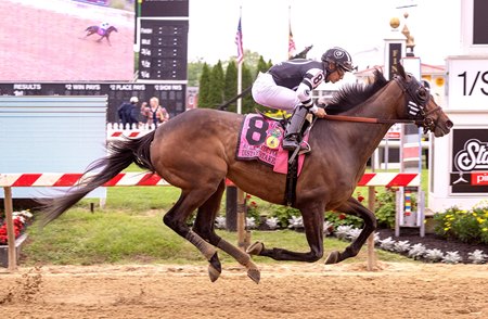 Shotgun Hottie wins the Allaire du Pont Distaff Stakes at Pimlico Race Course
