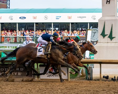 Mystik Dan wins the Kentucky Derby at Churchill Downs