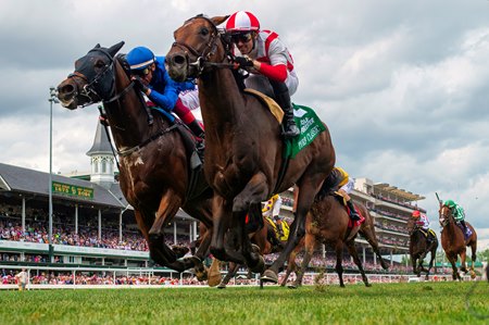 Program Trading wins the 2025 Turf Classic (G1T) at Churchill Downs