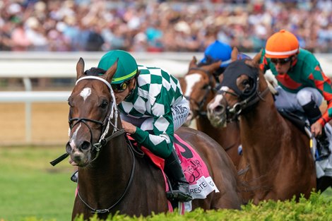 Nobals, Cogburn Battle in Turf Sprint at Kentucky Downs