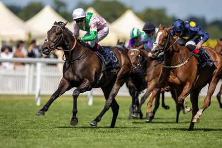 Khaadem wins the Queen Elizabeth II Jubilee Stakes for the second year in a row at Ascot Racecourse
