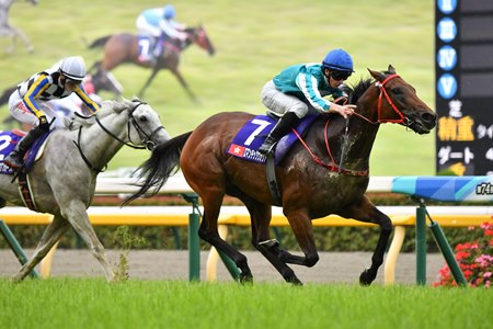 Romantic Warrior wins the Yasuda Kinen at Tokyo Racecourse