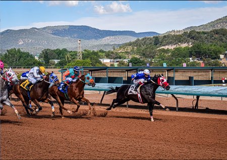 Racing at Ruidoso Downs 