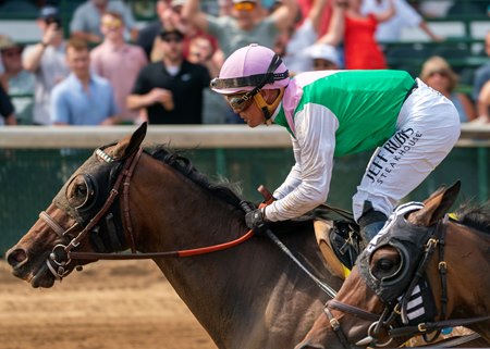 Scylla wins the 2024 Fleur de Lis Stakes at Churchill Downs