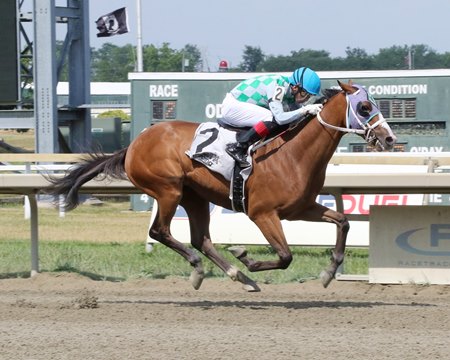 Roxton scores on debut at Parx Racing