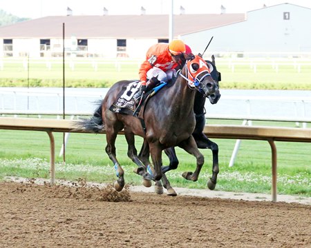 Demolisher wins the 2024 Governor's Handicap at Horseshoe Indianapolis