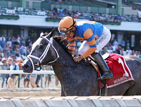 Scalable wins the $250,000 Monmouth Oaks (G3)