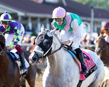 Dragoon Guard wins the Indiana Derby at Horseshoe Indianapolis