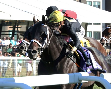 Howard Wolowitz defeats Yellow Card in the Franklin-Simpson Stakes at Kentucky Downs