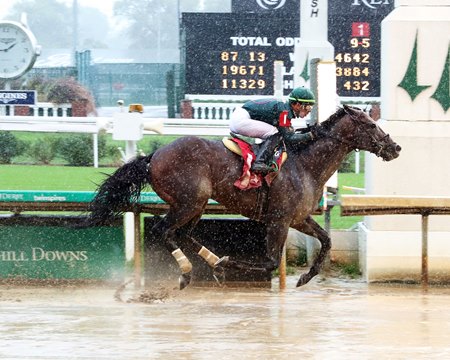 Bango wins an allowance race at Churchill Downs