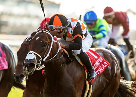 Artislas and Reylu Gutierrez win the Del Mar Juvenile Turf at Del Mar