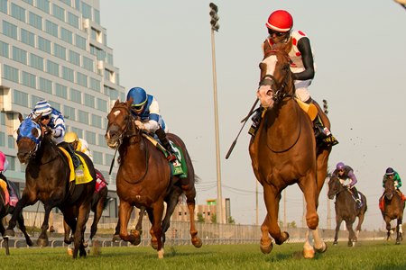 Win for the Money captures the Woodbine Mile Stakes at Woodbine